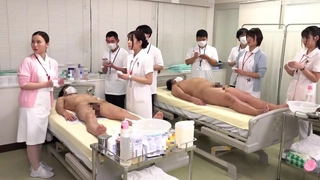 第一美腿175CM大长腿小姐姐，极度诱惑连体黑丝高跟鞋，吸在镜子上进出抽插高潮喷水