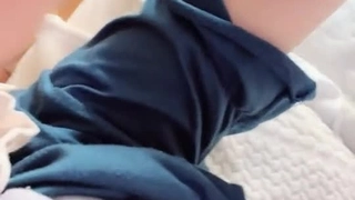 英国少女吉娜·詹姆森深喉,面部和阴道性交