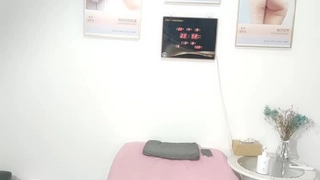 大乳头极品少妇被操的眼神迷离