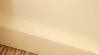 我在派对上和一个陌生人在浴室里做爱