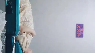 久久久久亚洲AV成人人电影软件看看00妹子发育这么好么，身材极品，口活出众，男友打电话催回家