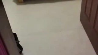 大学男孩和继父的强烈现实场景,他们进行了淋浴性爱。